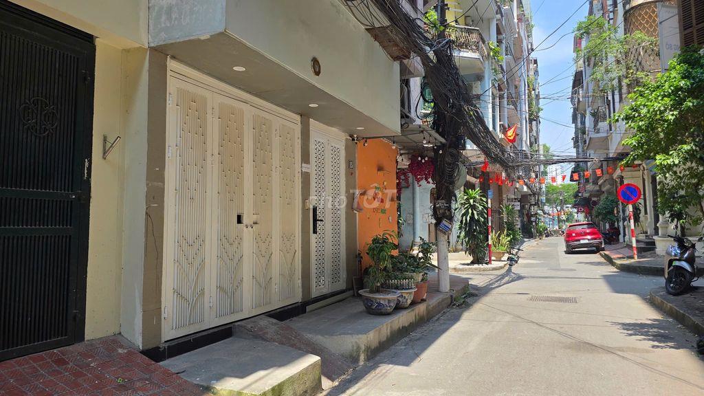 Cho thuê mặt bằng vừa ở vừa kinh doanh gần hồ Hoàng Cầu
