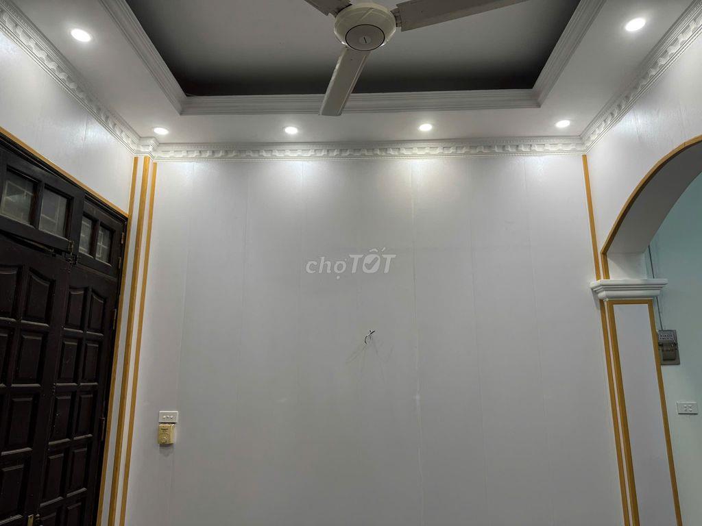Thuê nhà 5 tầng, 32m2, ngõ rộng, mặt tiền 7m, phù hợp kinh doanh