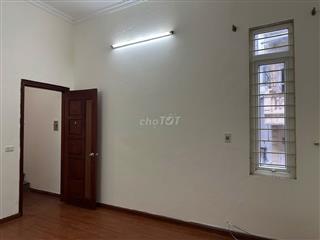 Cho thuê nhà riêng tại Ngõ 292 Phố Chợ Khâm Thiên