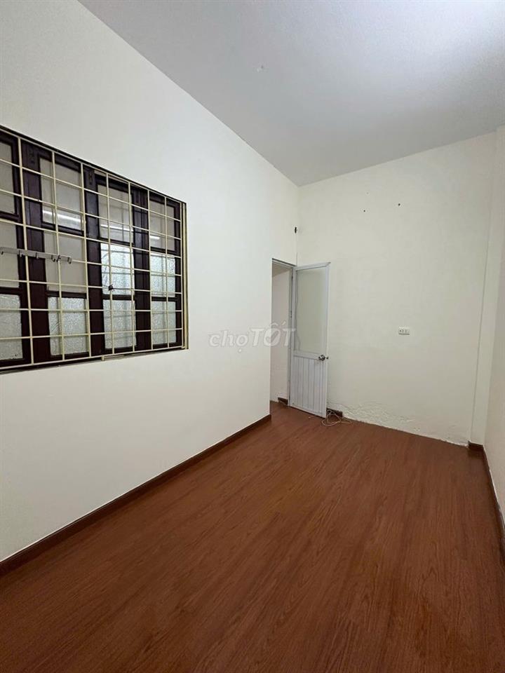 Cho thuê nhà riêng tại Ngõ 292 Phố Chợ Khâm Thiên