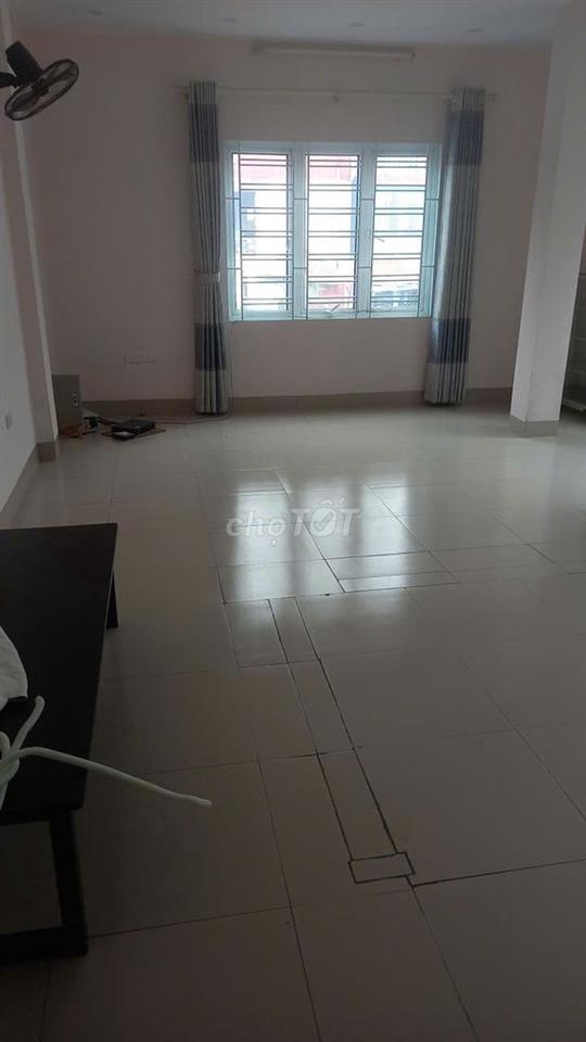 Cho thuê nhà để làm cửa hàng hoặc các dịch vụ khác gần Royal city