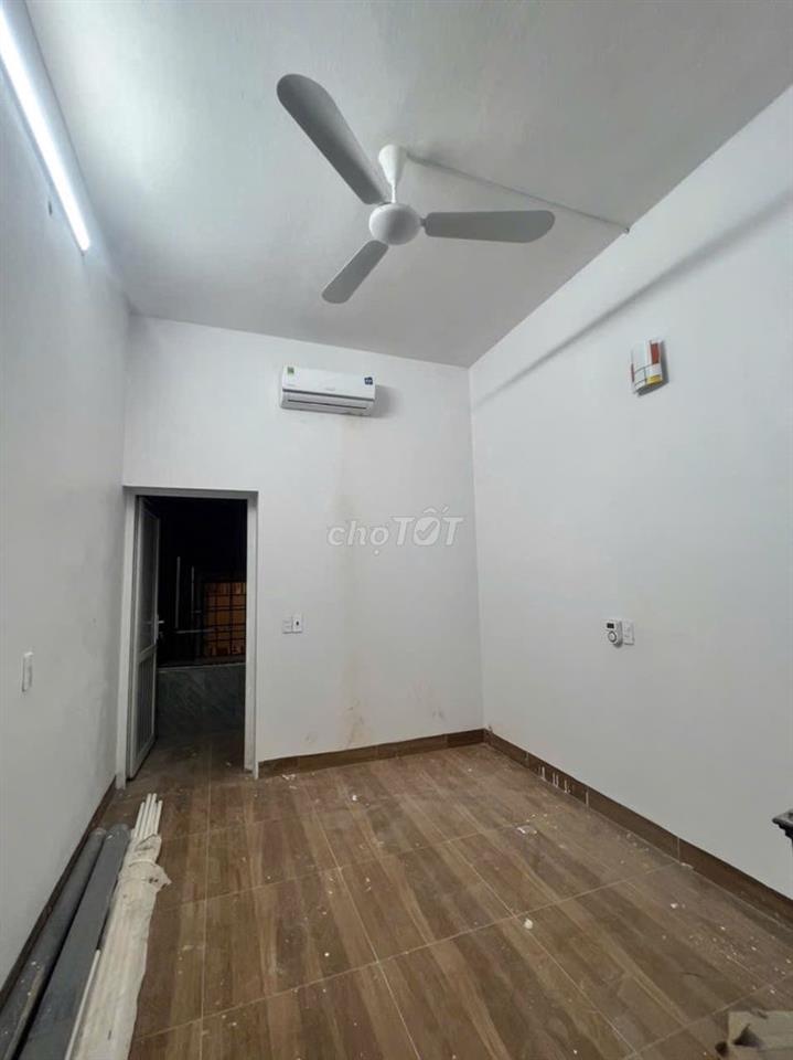 Cho thuê nhà mặt hồ Đống Đa