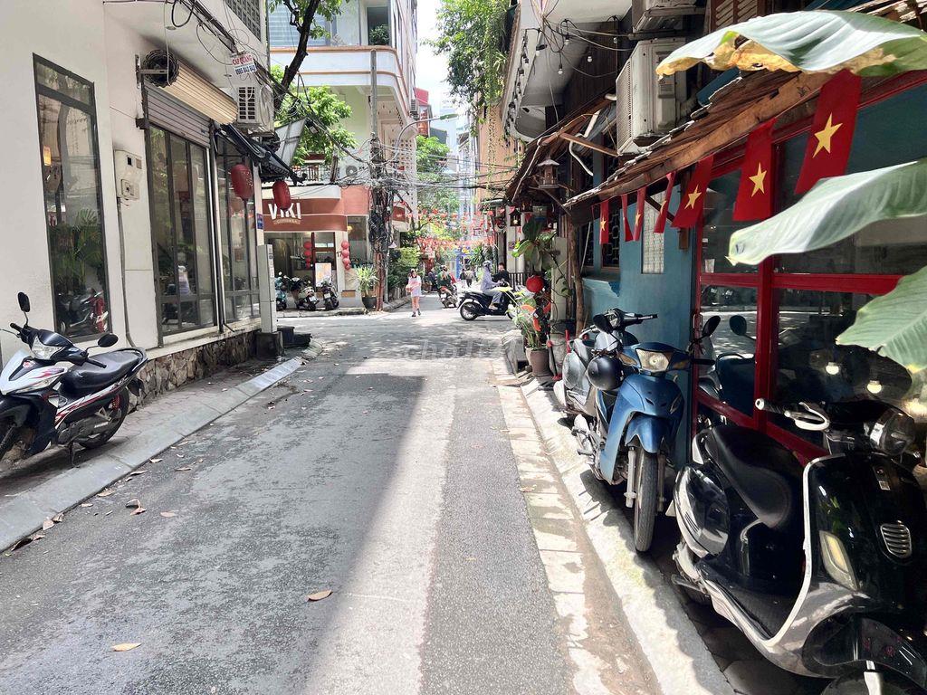 Cho thuê cửa hàng phố Nguyên Hồng, Đống Đa, phố ô tô, mặt tiền 6m, 20m