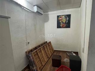 phòng 18m có tủ đồ