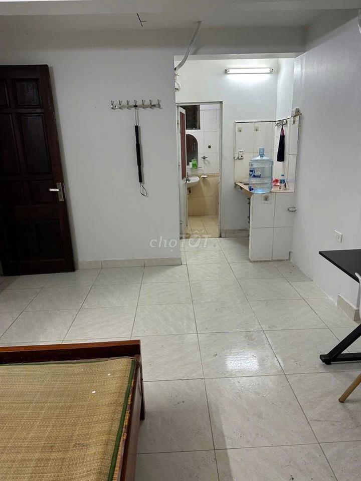 CCMN thang máy ngõ 7 Thái hà đối diện đh Thuỷ Lợi 