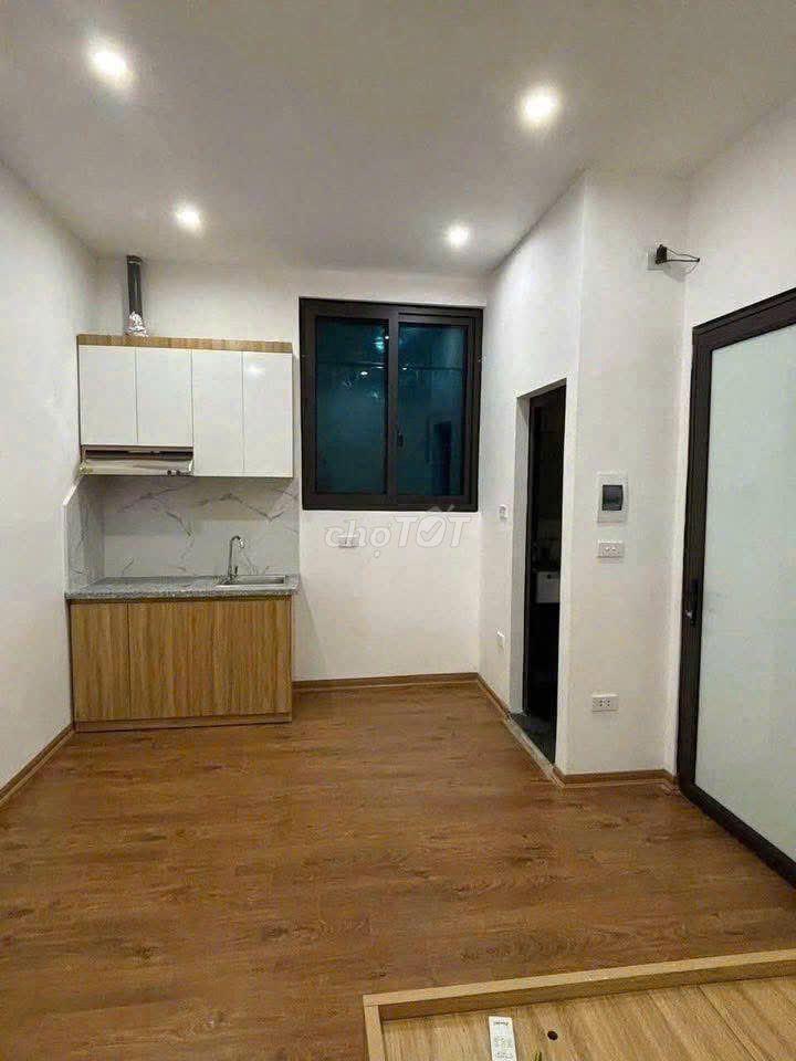 CCMN thang máy ngõ 7 Thái hà đối diện đh Thuỷ Lợi 