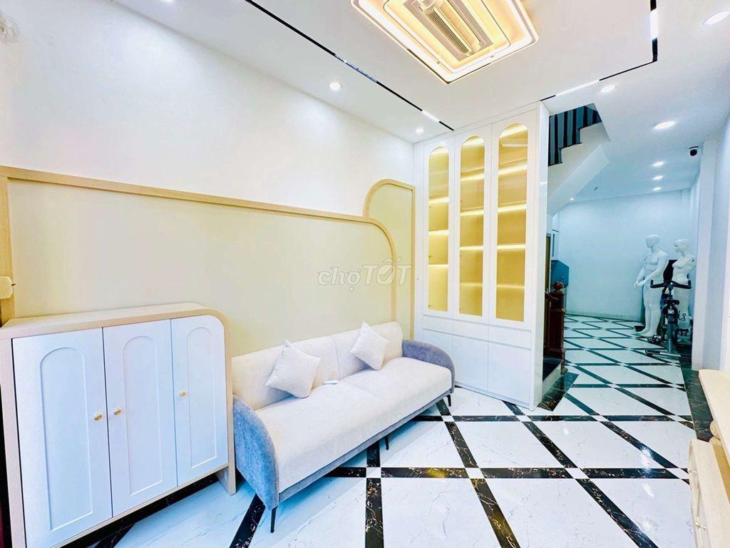 Bán nhà Bát Khối, Long Biên - 5 tầng, 6 ngủ, mặt đường ô tô tải