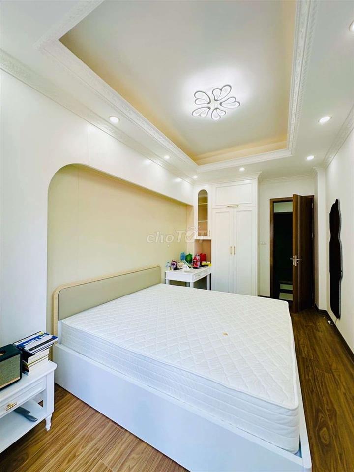 Bán nhà Bát Khối, Long Biên - 5 tầng, 6 ngủ, mặt đường ô tô tải
