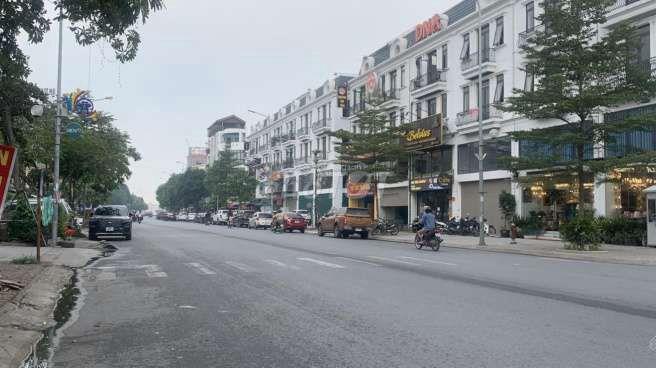 Cho thuê mb kinh doanh mặt đường lớn