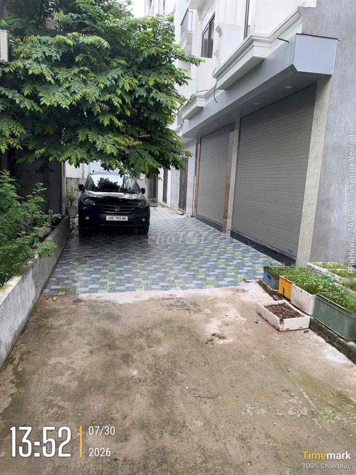 bán nhà Xuân Đỗ Long Biên 5tầng 3 ngủ 5,6 tỷ