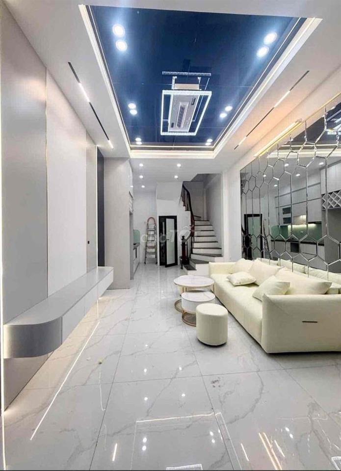 bán nhà Xuân Đỗ Long Biên 5tầng 3 ngủ 5,6 tỷ