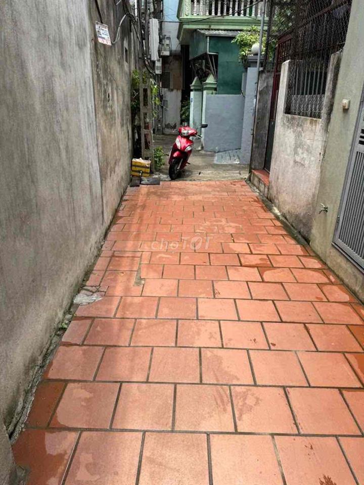 Trung tâm  Long Biên 50m2  5tầng 4phòng ngủ 7.5 tỷ