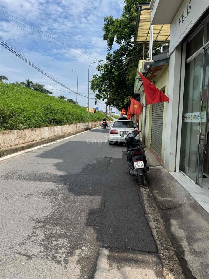 Bán nhà Xuân Đỗ Long Biên 5 tầng 3PN gần cầu Vĩnh Tuy