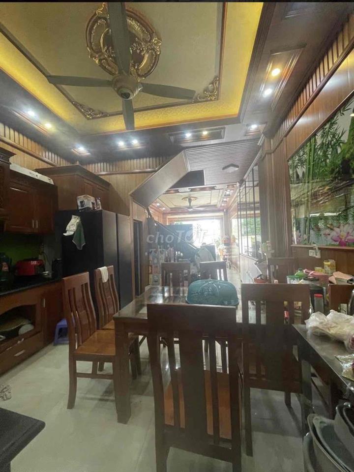 Bán nhà Bát Khối Long Biên 60m2 4 tầng 4PN ô tô đỗ cửa