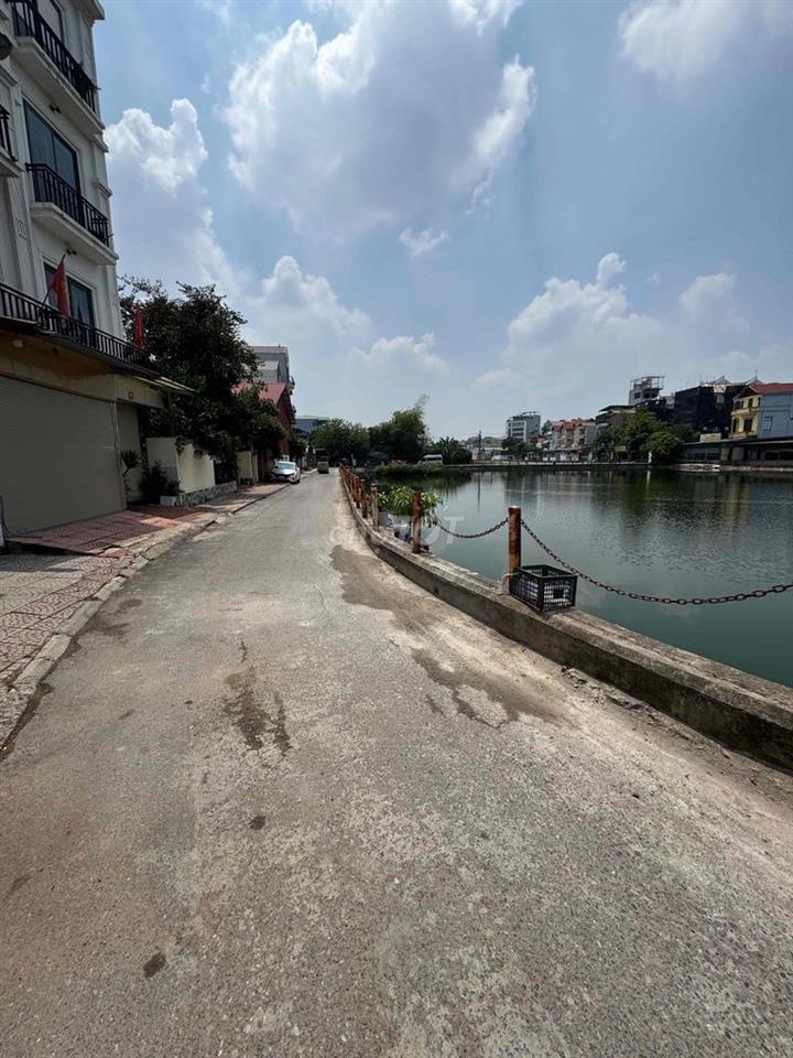 Phân lô mặt hồ Đầm tranh