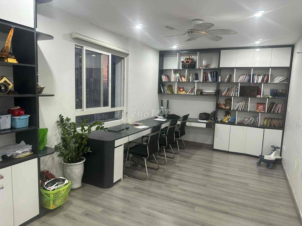 Do nhu cầu chuyển nhà xuống liền kề! Cần muốn bán căn đang ở!