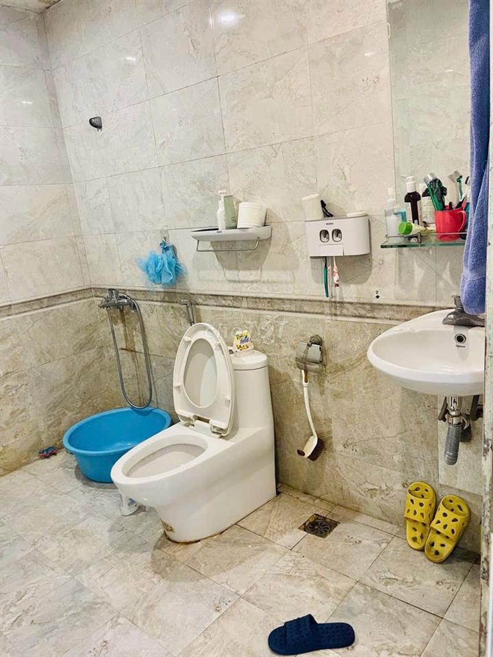 Bán căn hộ chung cư CT6 Khu đô thị Văn Khê 3 ngủ 2 wc
