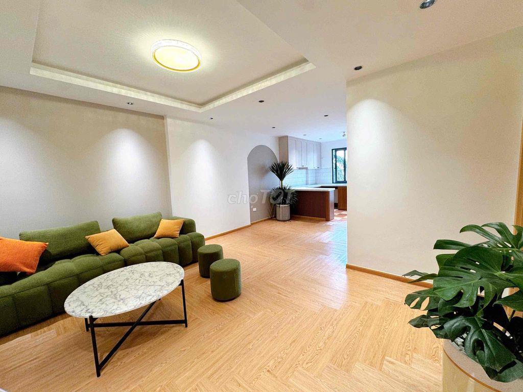 gia đình chuyển nhượng căn chung cư 2 ngủ, 2 vệ sinh, căn góc, 4,x tỷ.