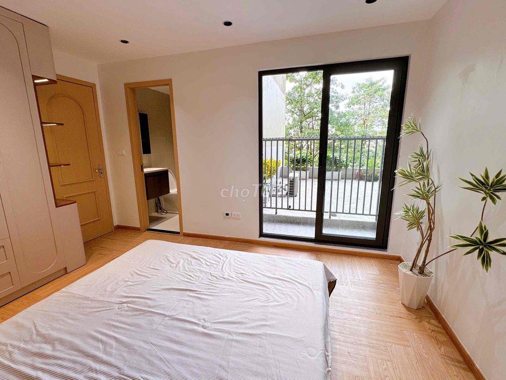 gia đình chuyển nhượng căn chung cư 2 ngủ, 2 vệ sinh, căn góc, 4,x tỷ.