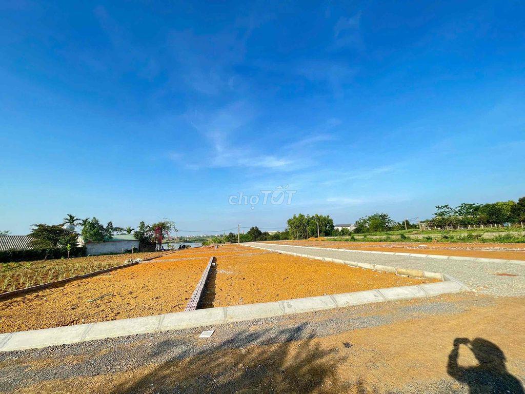 Cần bán 104,4m2 viu hồ, 2.2ty MT 6.19m ngõ thông, Phú Cát, Hà Nội