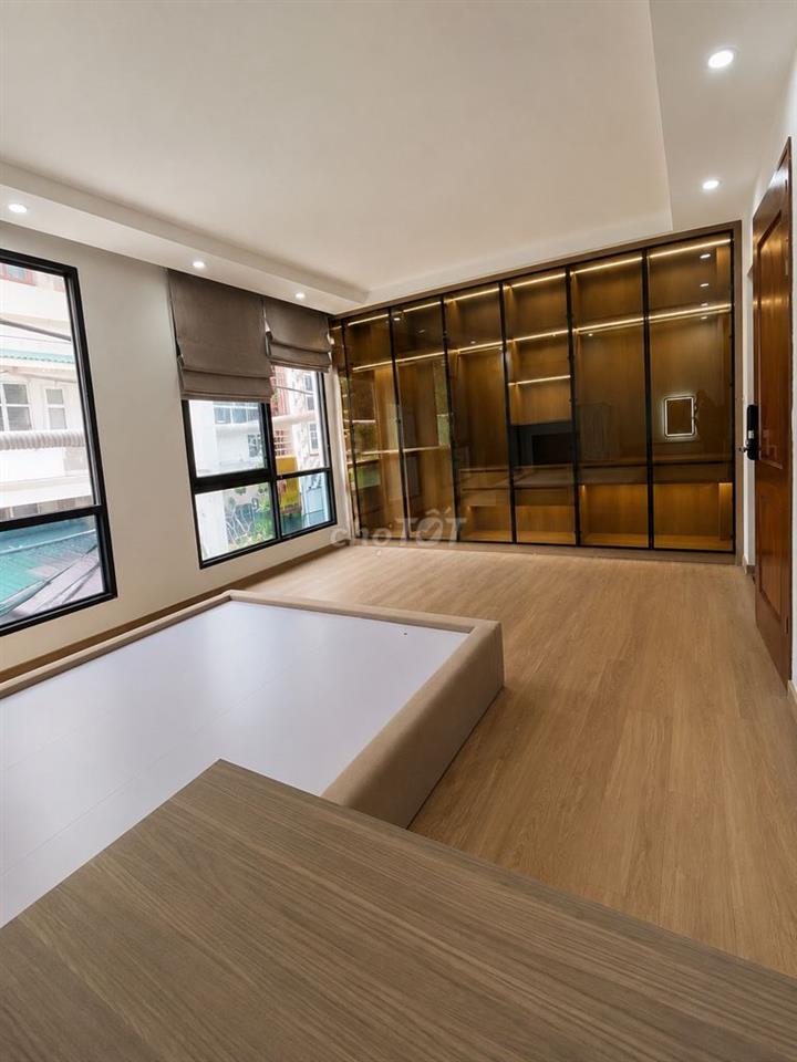 8,5 tỷ, 40m2, 4 tầng, ô tô vào nhà, không dính quy hoạch