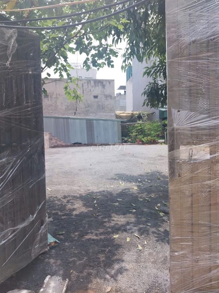 Cho thuê nhà ở có chỗ để xe ô tô rộng