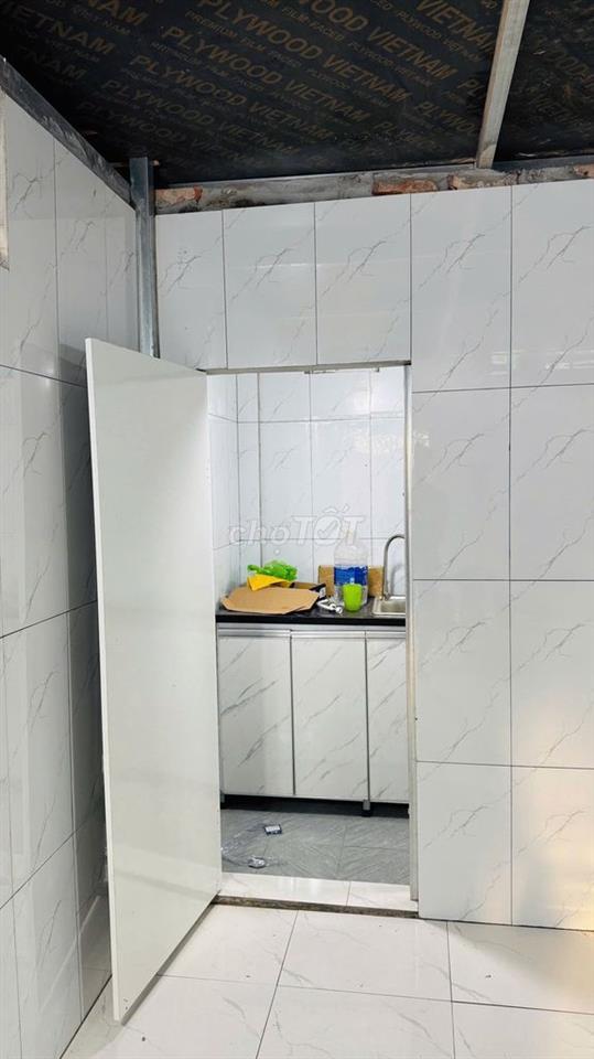 Cho thuê nhà ở có chỗ để xe ô tô rộng