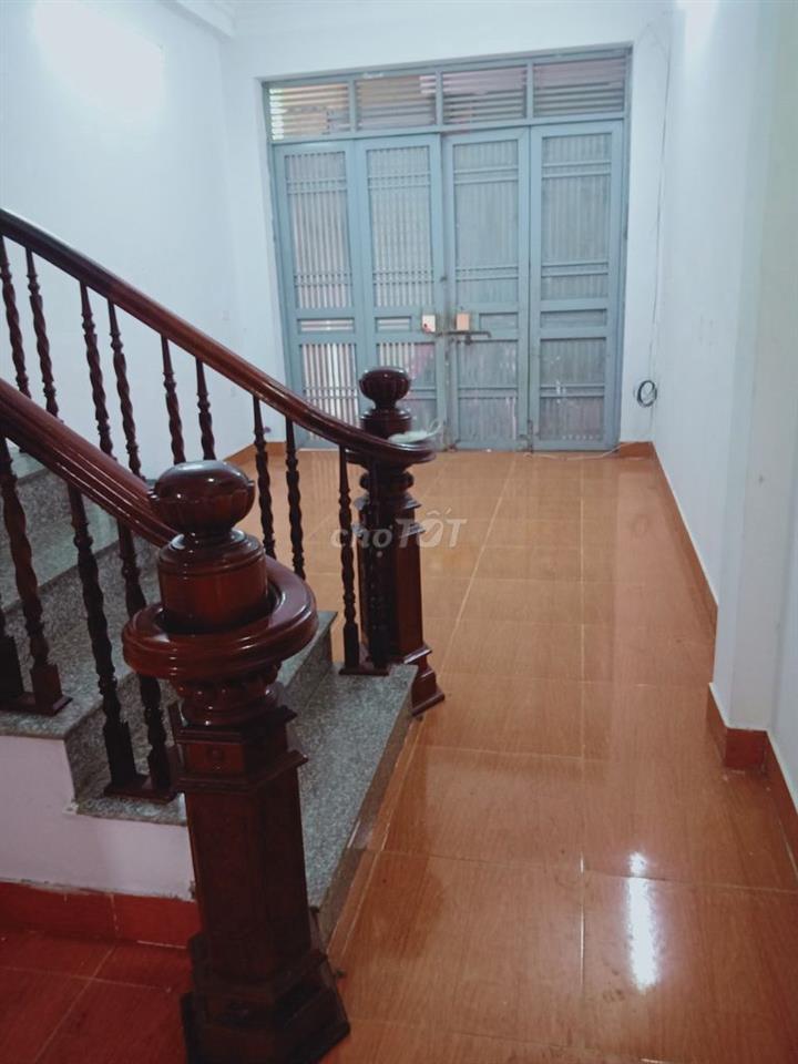Chính chủ cho thuê nhà 3 tầng