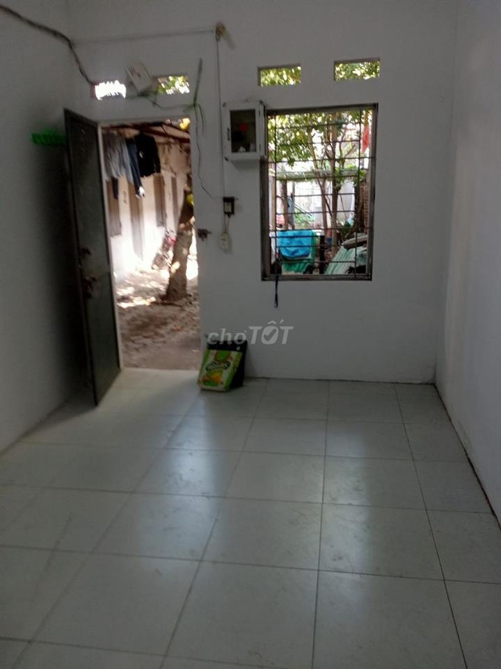Có phòng 20m2 khép kín có gác xép