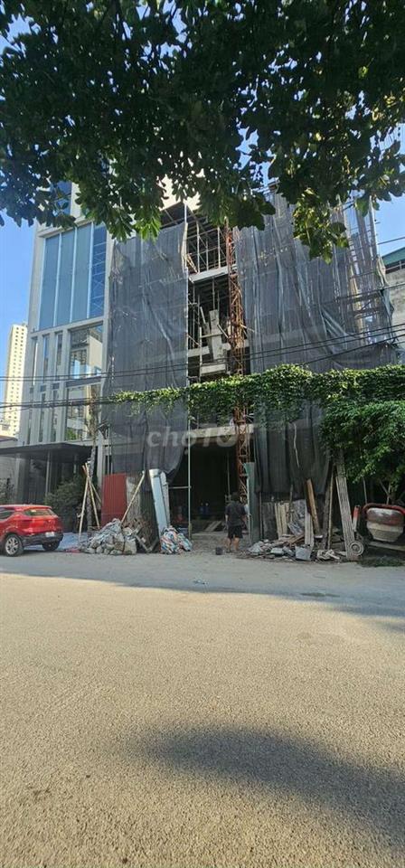 cho thuê văn phòng thông tầng 240m2
