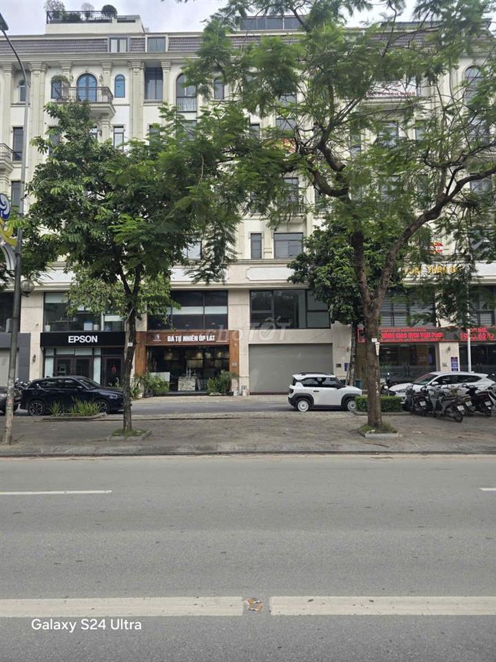 Cho thuê biệt thự 91m2, gần 700m2 sàn tại TT2-3 Khu C Him Lam Vạn Phúc