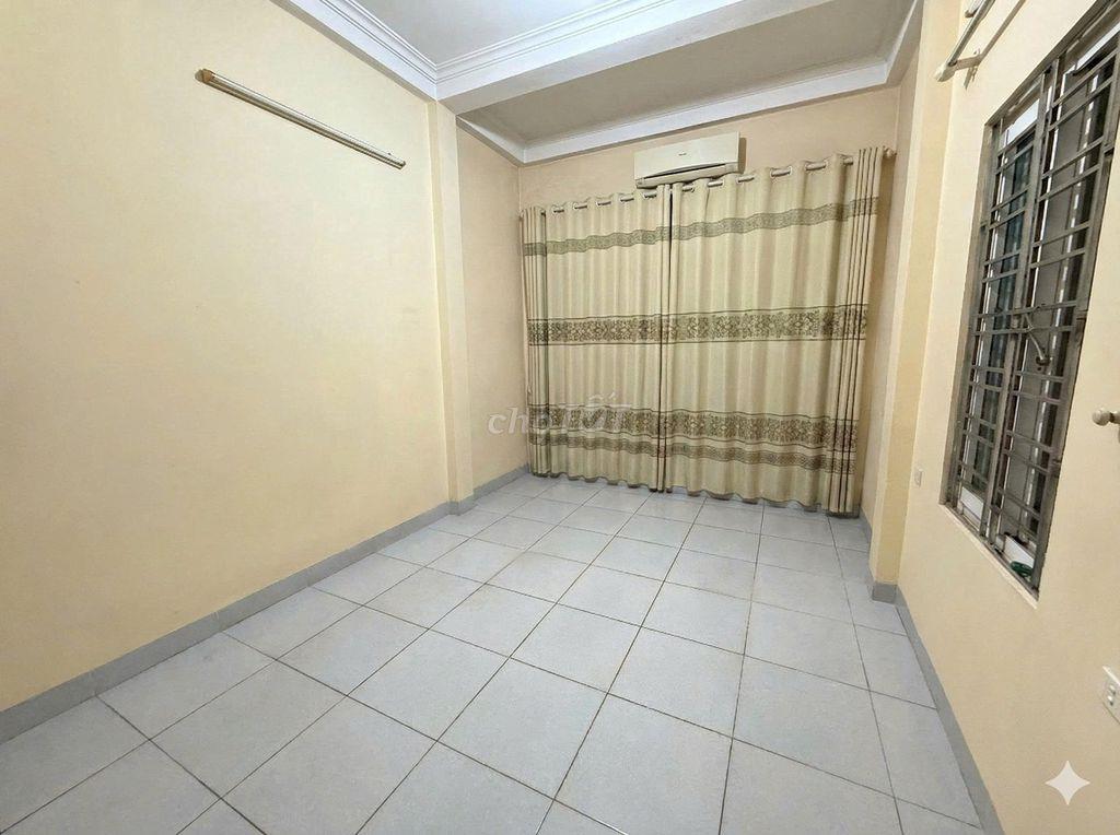 Cho thuê nhà căn góc 82 ngô quyền hà đông, 110m nhà 3 tầng, kinh doanh