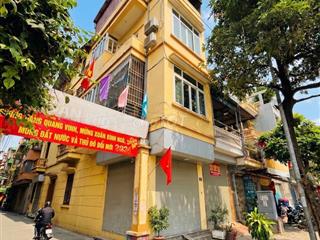 Cho thuê nhà căn góc 82 ngô quyền hà đông, 110m nhà 3 tầng, kinh doanh
