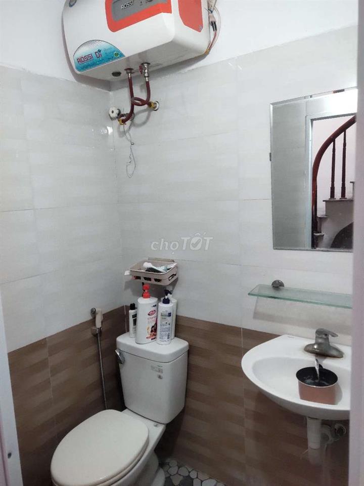 Còn hai phòng vào ở luôn