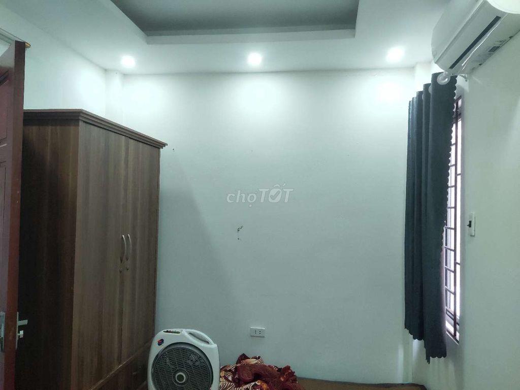 Còn hai phòng vào ở luôn