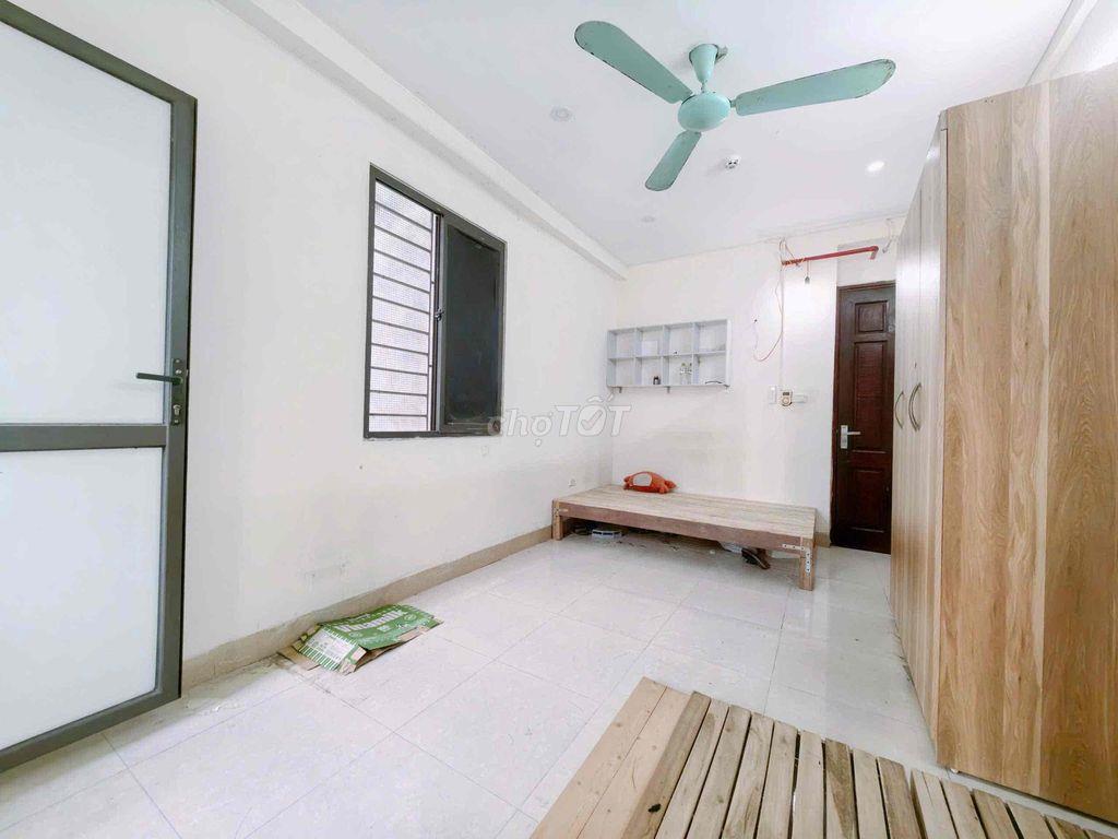còn trống 3 phòng khép kín. giá rẻ