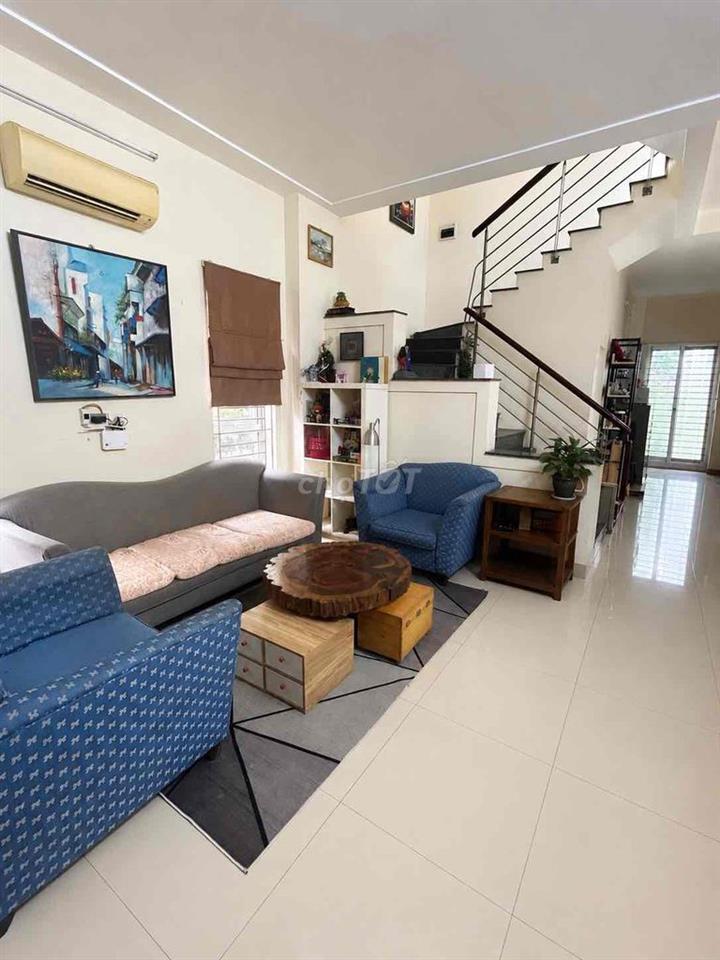 Cho thuê phòng vskk, ban công phố Phan Đình Giót