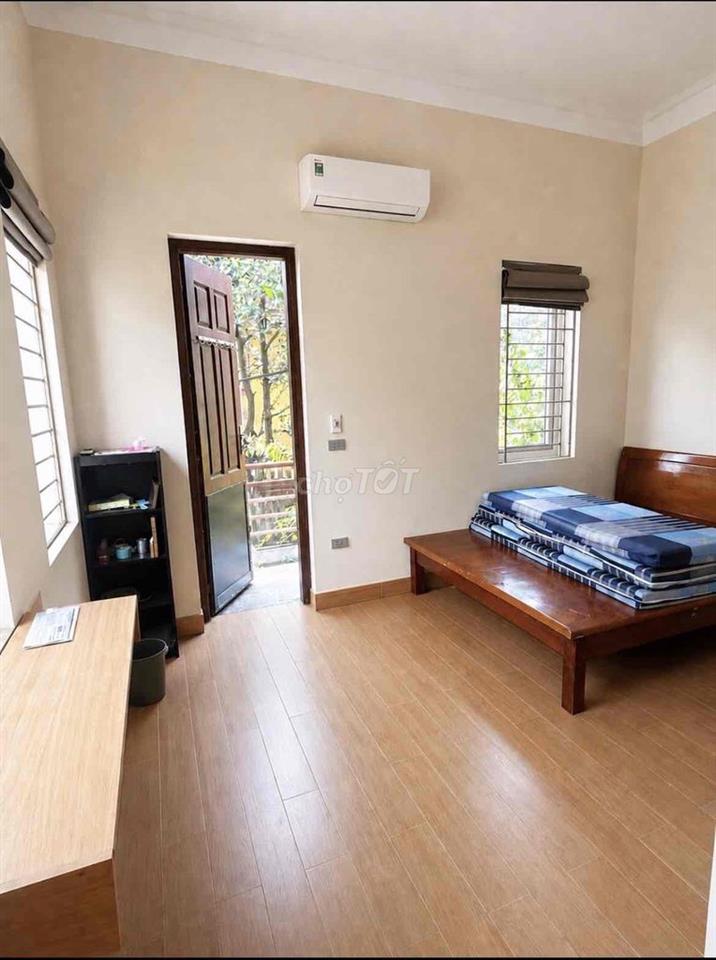 Cho thuê phòng vskk, ban công phố Phan Đình Giót
