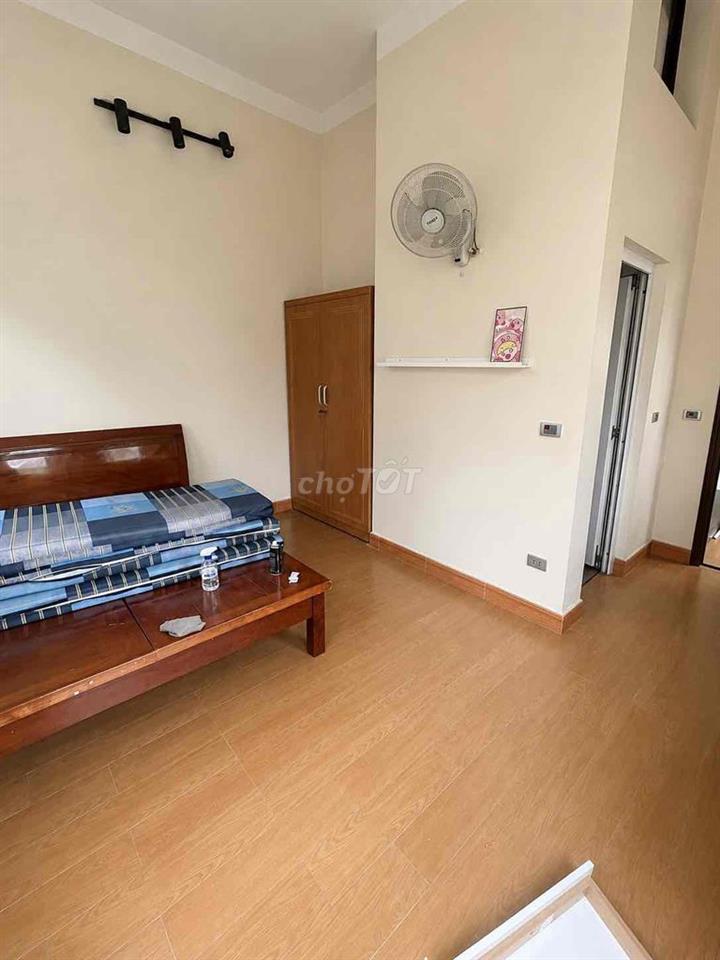 Cho thuê phòng vskk, ban công phố Phan Đình Giót