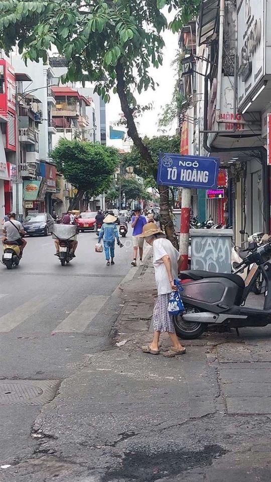 chính chủ Bán nhà số 72 ngõ tô hoàng phố bạch mai. , 45m²x 5 tầng sdcc