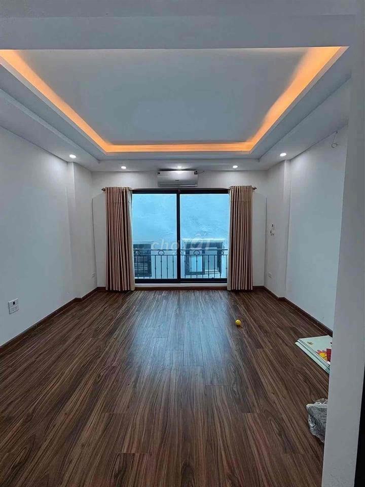 Đại La sát phố 30m -3 ngủ nhà lô góc sáng thoáng , tiện ích chỉ 7 tỷ
