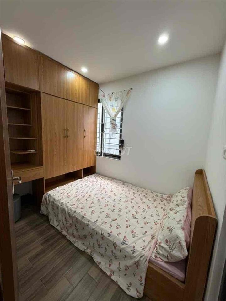 Hiếm bán nhanh CCMN 50m -2 ngủ 1vs , cách 1 nhà ra ô tô , full nthaat