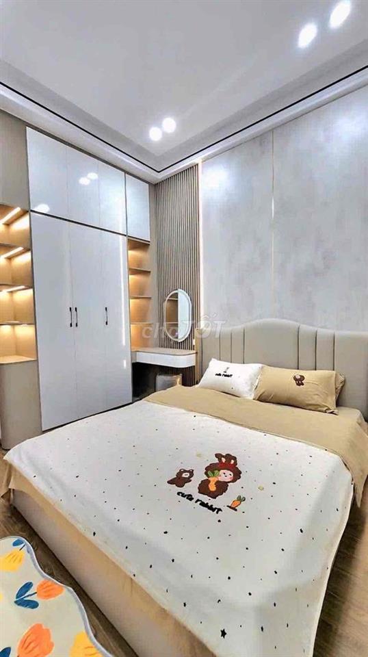 Cực đẹp phố Nguyễn Đức Cảnh, nhà mới, 30m ra mặt ngõ ô tô qua, sổ CC