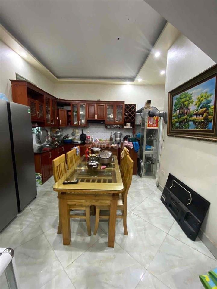 Nhà rẻ! Trương Định 6 tỷ ở ngay, đủ đồ, dân xây giữ gìn, sổ đỏ.