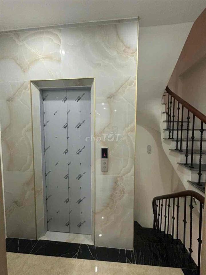 Cực hiếm . Nhà sông sét ô tô đỗ cửa 5 tầng thang máy ngõ thông full nt
