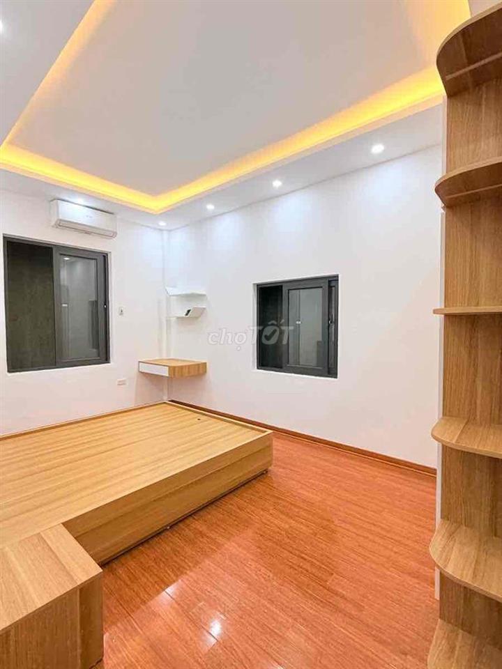 Tân Mai 40m -3 ngủ chỉ 7.2 tỷ nhà 3 thoáng gần ô tô , tiện ích đầy đủ