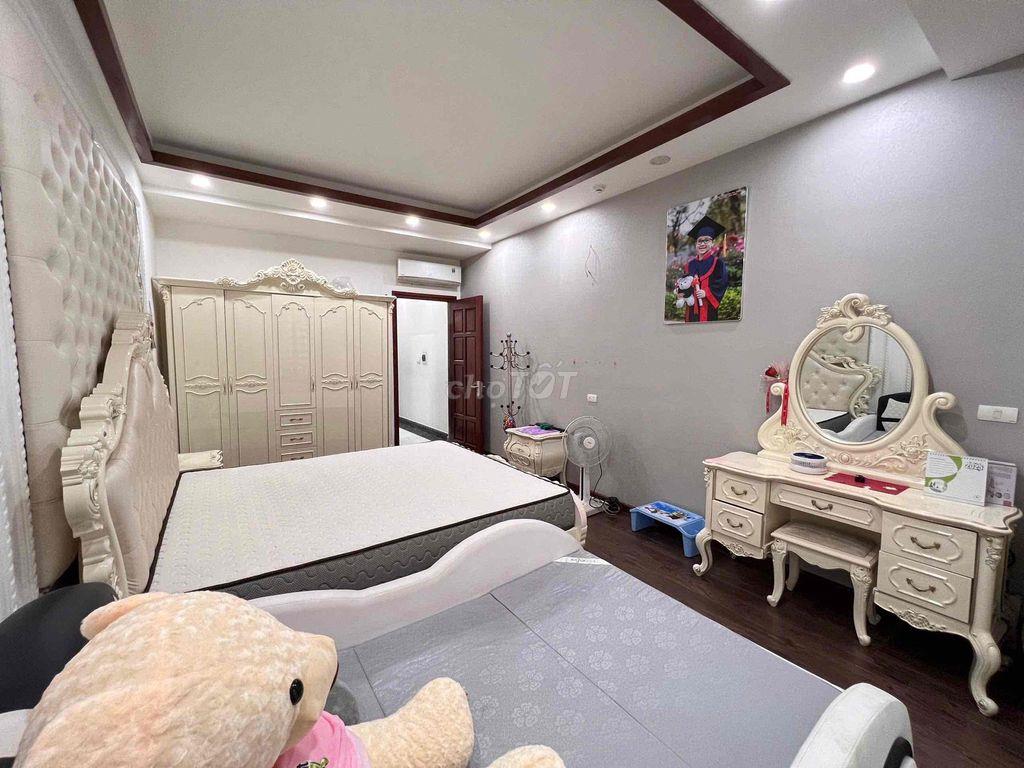 Cho thuê nhà Đền Lừ ô tô đỗ cửa kinh doanh mọi loại hình , 3 bước ra h