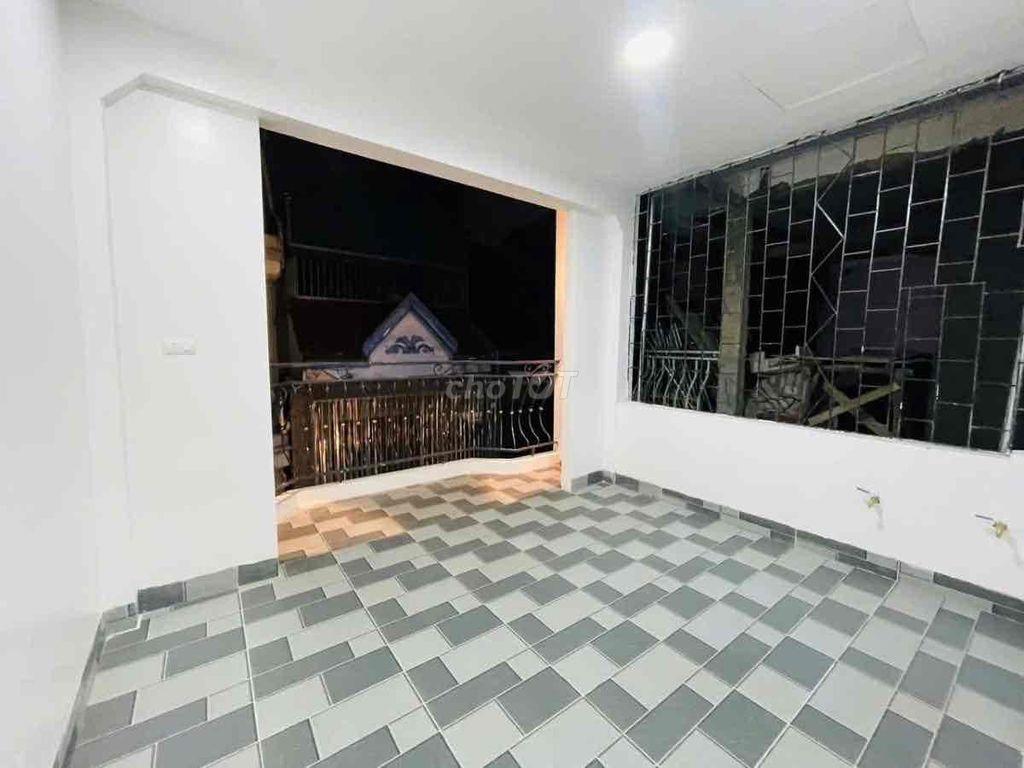 Lô góc Tân Mai, 3 thoáng, dân xây đẹp keeng, sổ chính chủ, 30m ra phố