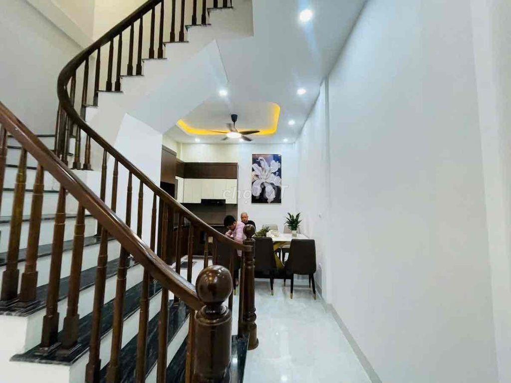 Lô góc Tân Mai, 3 thoáng, dân xây đẹp keeng, sổ chính chủ, 30m ra phố
