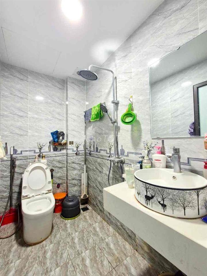 tin chuẩn . Trần Khát Chân 32m -5 tầng chỉ 6.59 tỷ cách 3 nhà ra ô tô